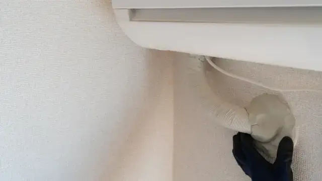 エアコンのパテ埋めは自分でできる？プロに頼むべき？最適な対処法
