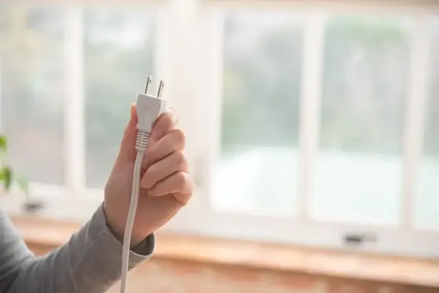 火花が出たコンセントに対して、自分でできる応急処置