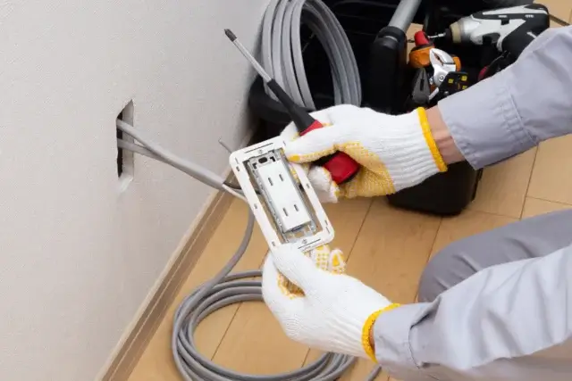 うちの家は壁の中にコンセントを増設できる？