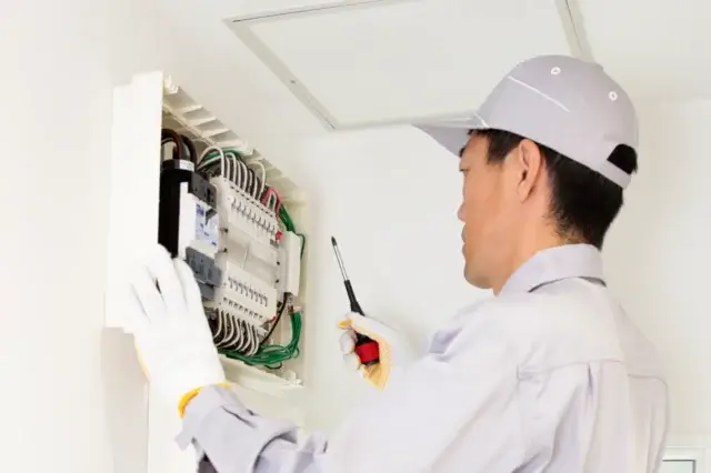 分電盤の交換を依頼してから完了までの流れは?