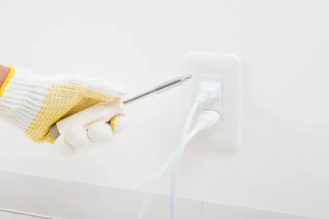 家庭や店舗で漏電が起きる原因は?