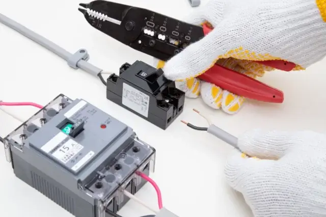 分電盤の交換を任せる電気工事業者はどう選ぶ?