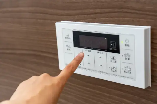 給湯器が凍結した時に業者を呼ぶ前に自分で確認すべきことは？