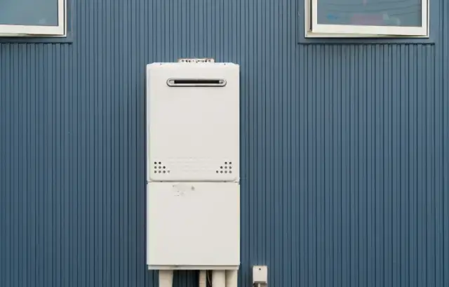 給湯器が故障したかも？セルフチェックから修理費用の目安と業者選びのコツまで解説